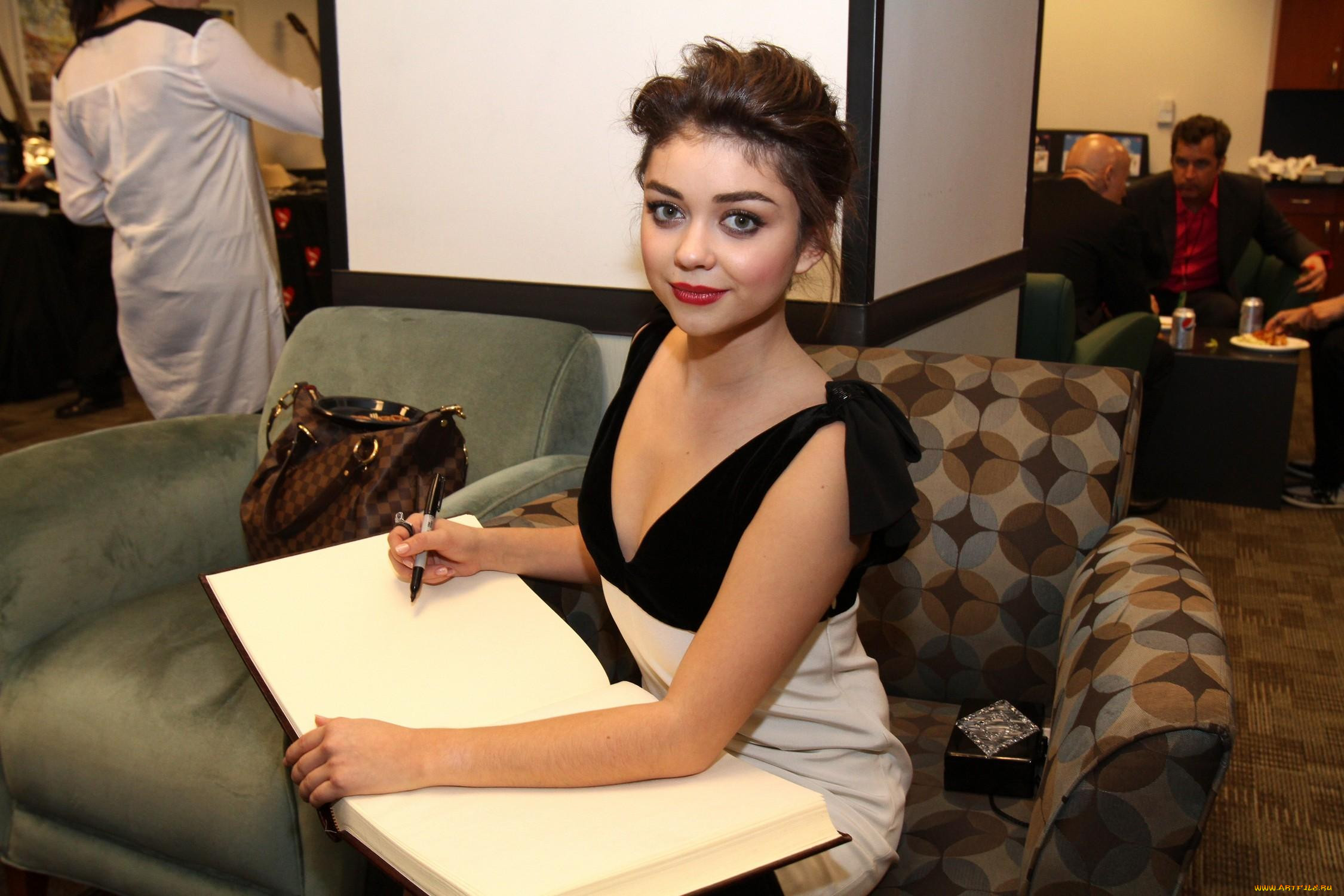 , sarah hyland, , , , , , , 